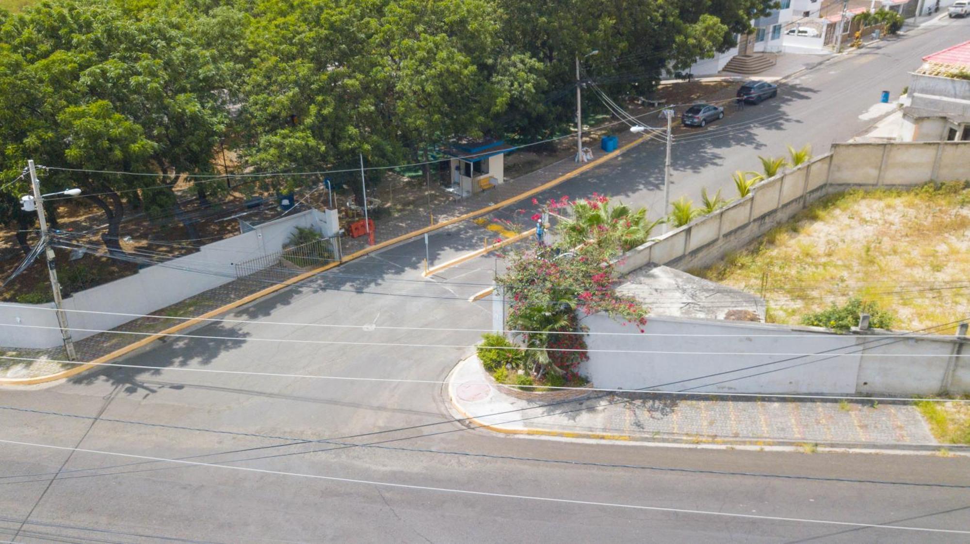 Urbanizacion Privada, Seguridad Y Confort Manta